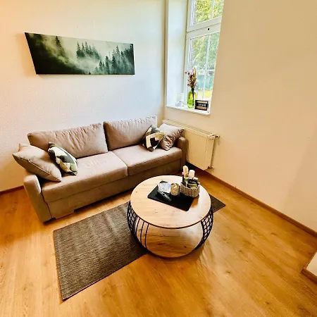 Seeufer #grosser Garten#seenaehe# Von Harztraveler *